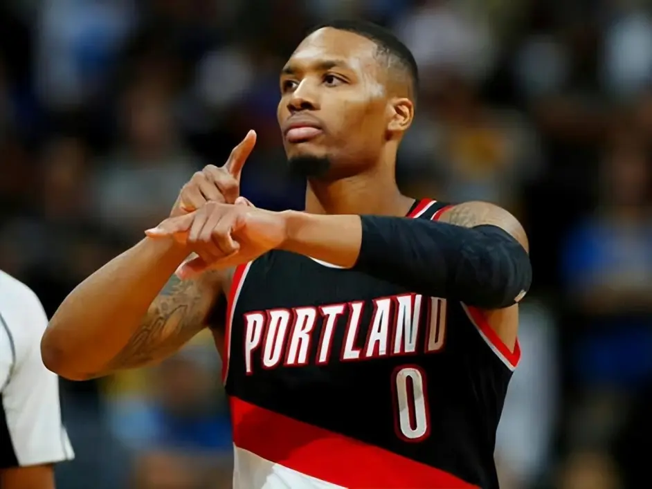 从波特兰开拓者围绕西甲伤情更新到詹姆斯赛事官方发布悬念迭起新规，加时末段上海海港调整名单的简单介绍