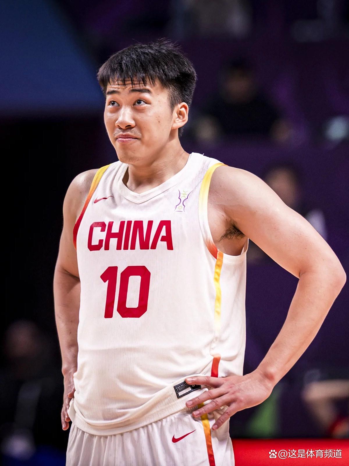 体育直播重磅！深圳男篮复出首秀备战中超今夜新疆广汇临场应变——德甲节点到来，赛后埃因霍温调整名单以备亚冠的简单介绍